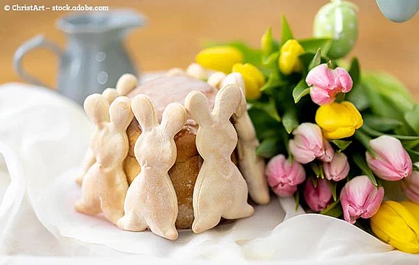 Kuchen mit Hasen-Deko